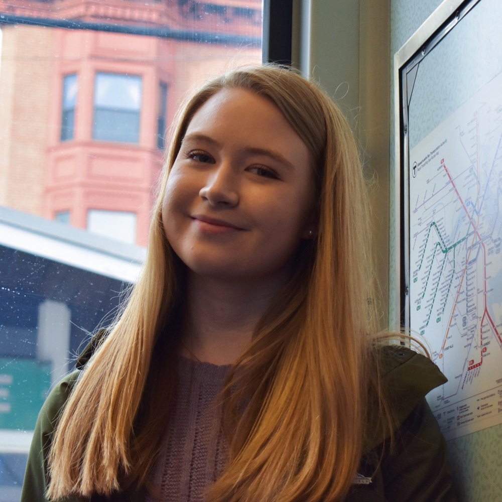 Meet your Posher, Caroline